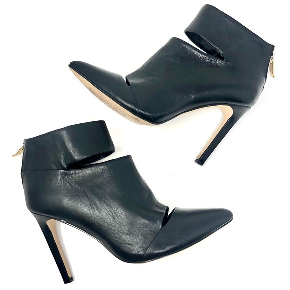 BCBGeneration Shoes - BCBGeneration black Leather pointy toe heeled booties Size 6.5